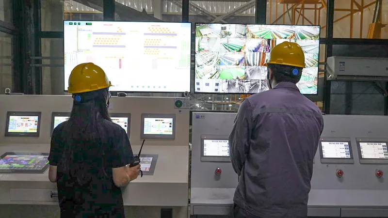 Xuất khẩu tăng vọt, thách thức vẫn còn
