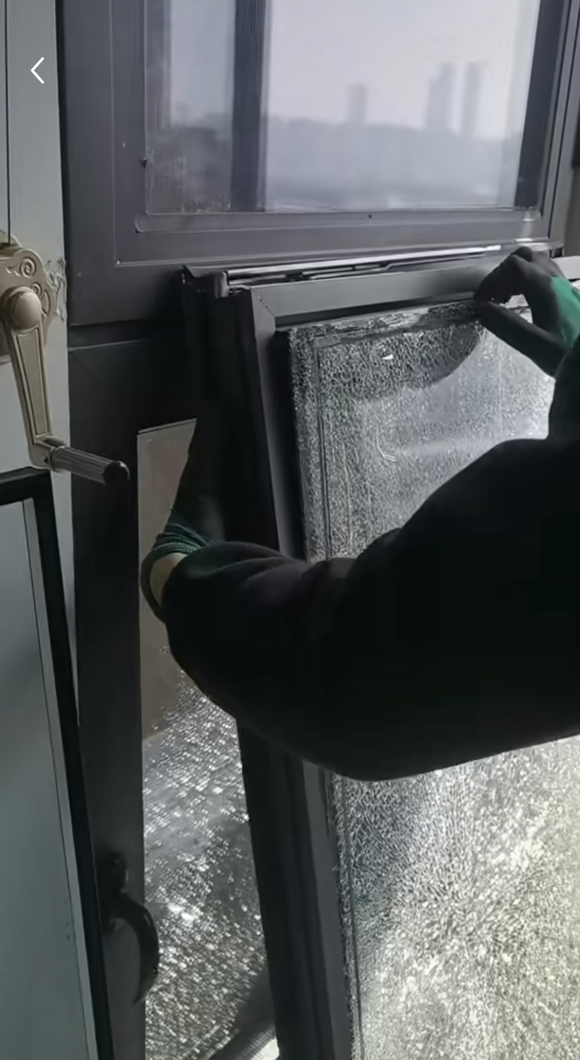 Làm thế nào để thay thế kính cửa sổ nhôm?